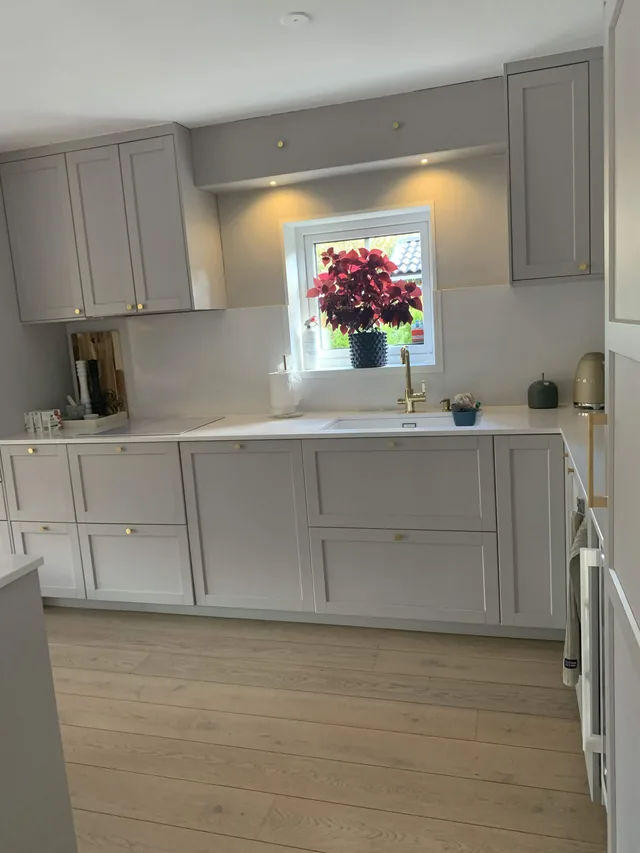 Kitchen in the home on Lidingö where Renaly cleans every Friday